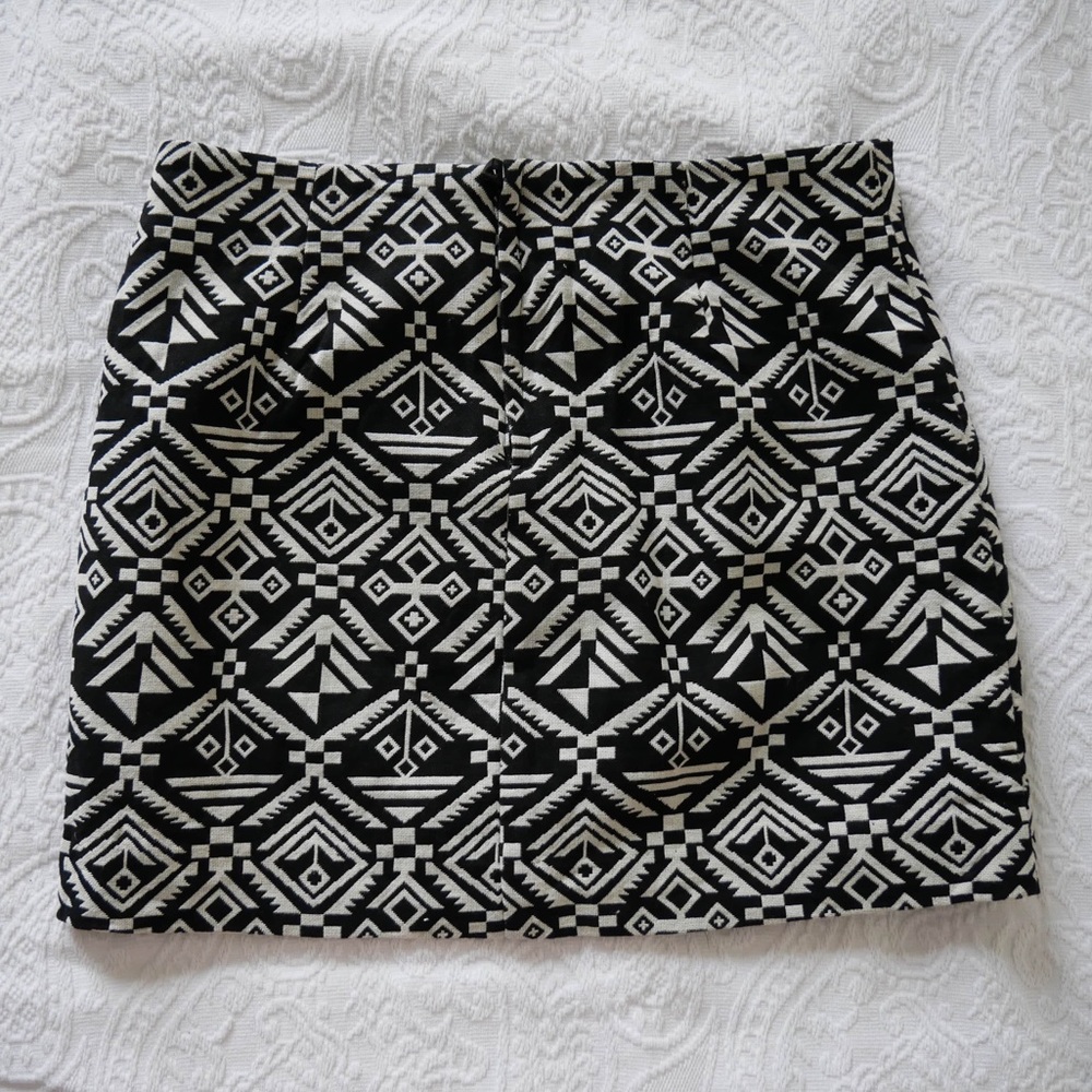 H&M mini skirt pattern